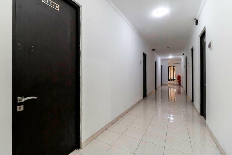 Wisma tamu Reddoorz Near Trisakti 3*