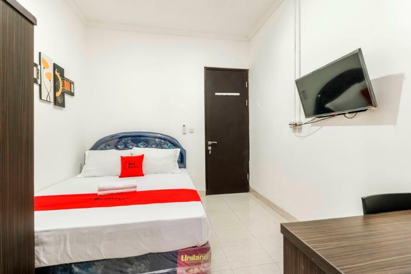 Wisma tamu Reddoorz Near Trisakti 3*